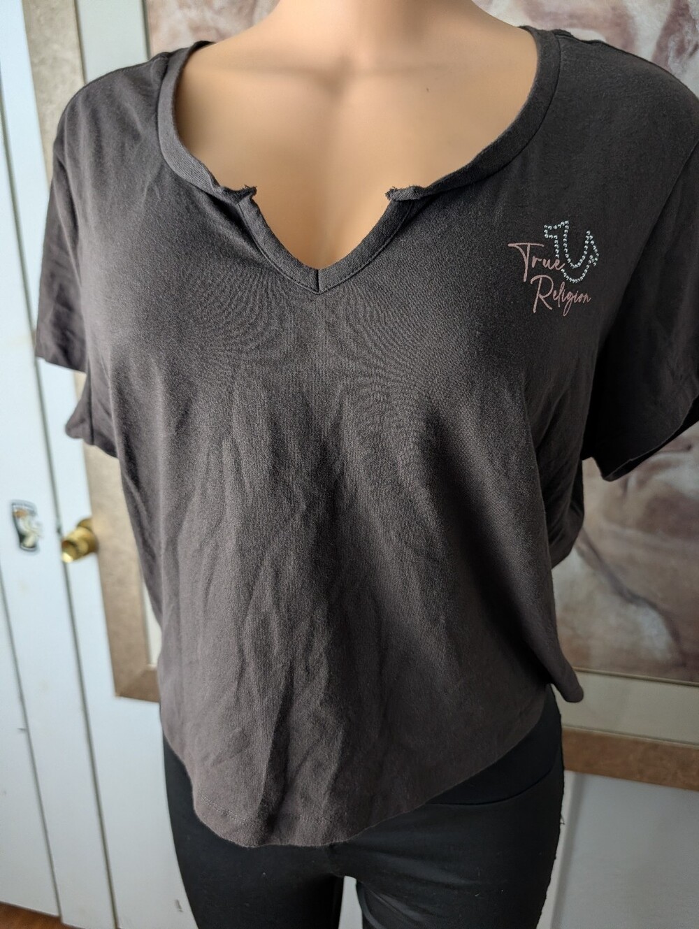 True Religion Women's Brown crystal-embellished horseshoe V-Neck Tee Size XL